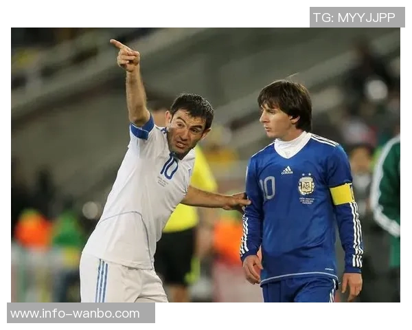 梅西分享佩戴阿根廷队长袖标的照片表达对国家和蓝白色的自豪感 梅西分享佩戴阿根廷队长袖标的照片表达对国家和蓝白色的自豪感